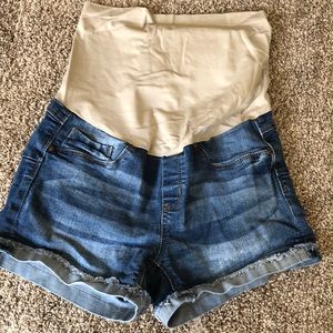Maternity shorts